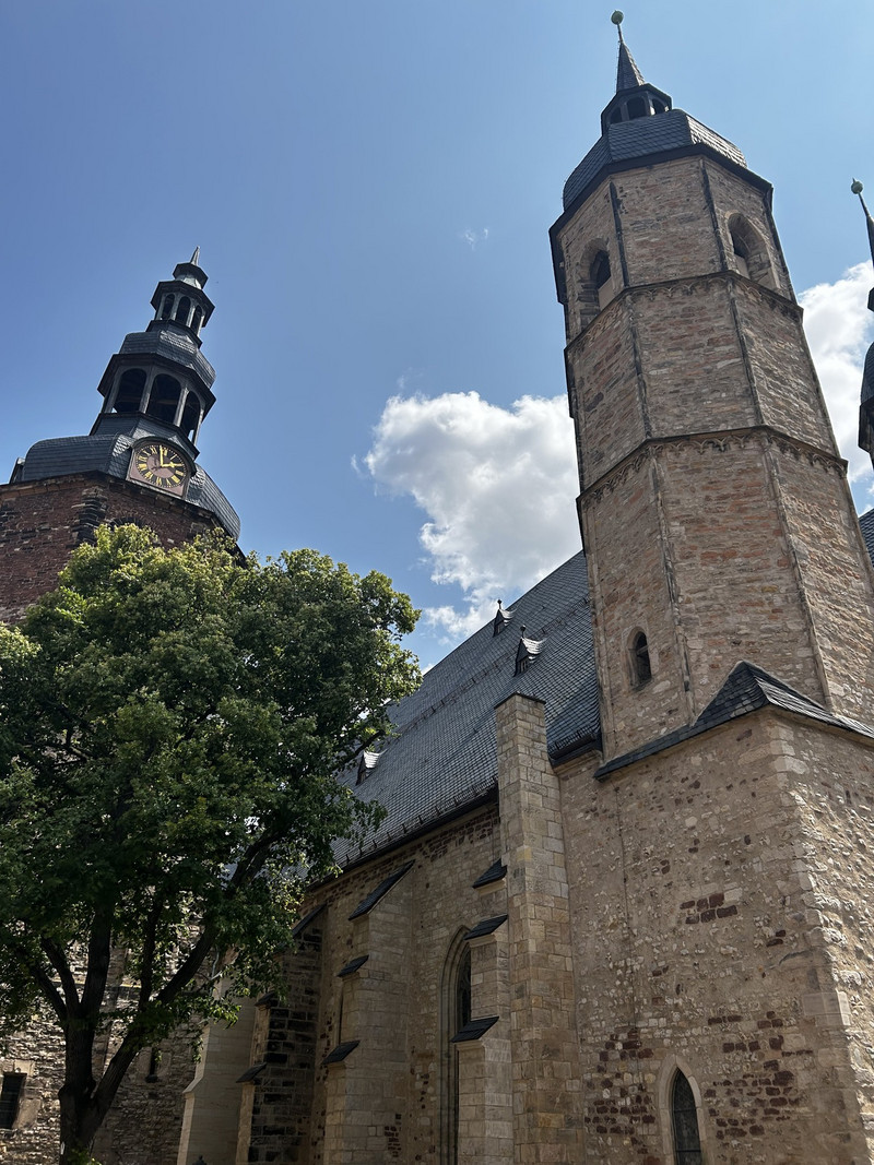 Kirche mit Turm
