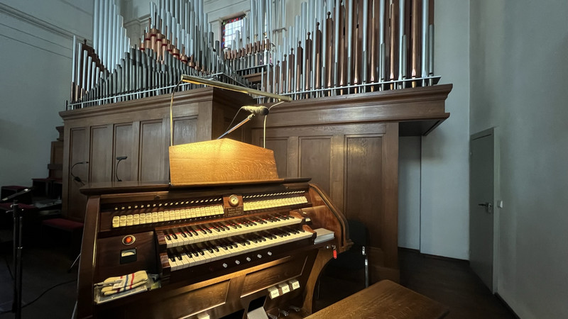 Innenraum mit Feith-Orgel