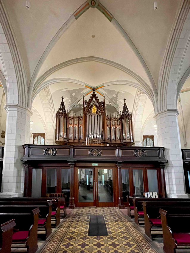Innenraum mit Gerhard-Orgel