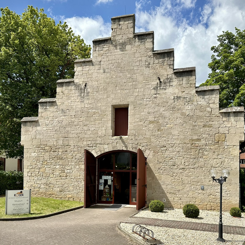 Gebäude und Eingang des Spielzeugsmuseums